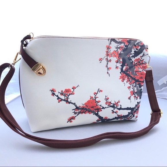 🆕 White/Maroon Crossbody w/Matching Coin  Bag - Picture 3 of 7